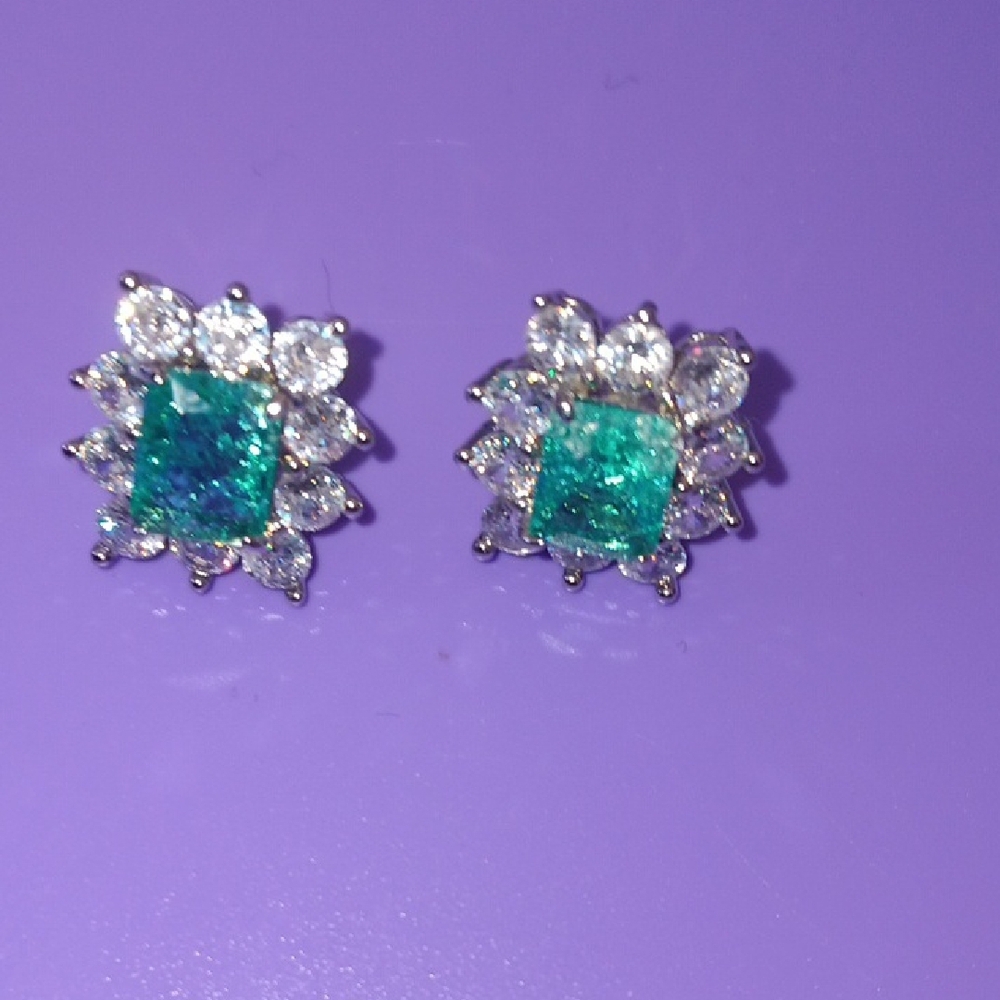 Elegant silver green stud earrings - Picture 3 of 5